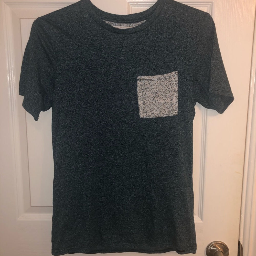 Green pocket-tee